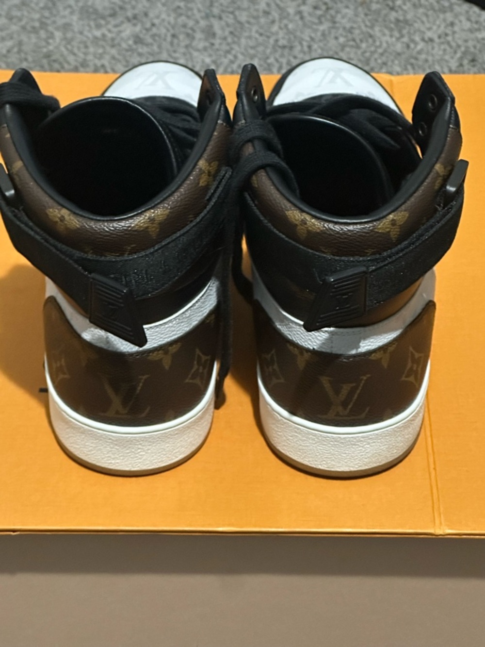 Louis Vuitton Men's Rivoli Sneaker Boot Tricolor Monogram High Top 10.5-11 LV9.5 - Picture 6 of 9